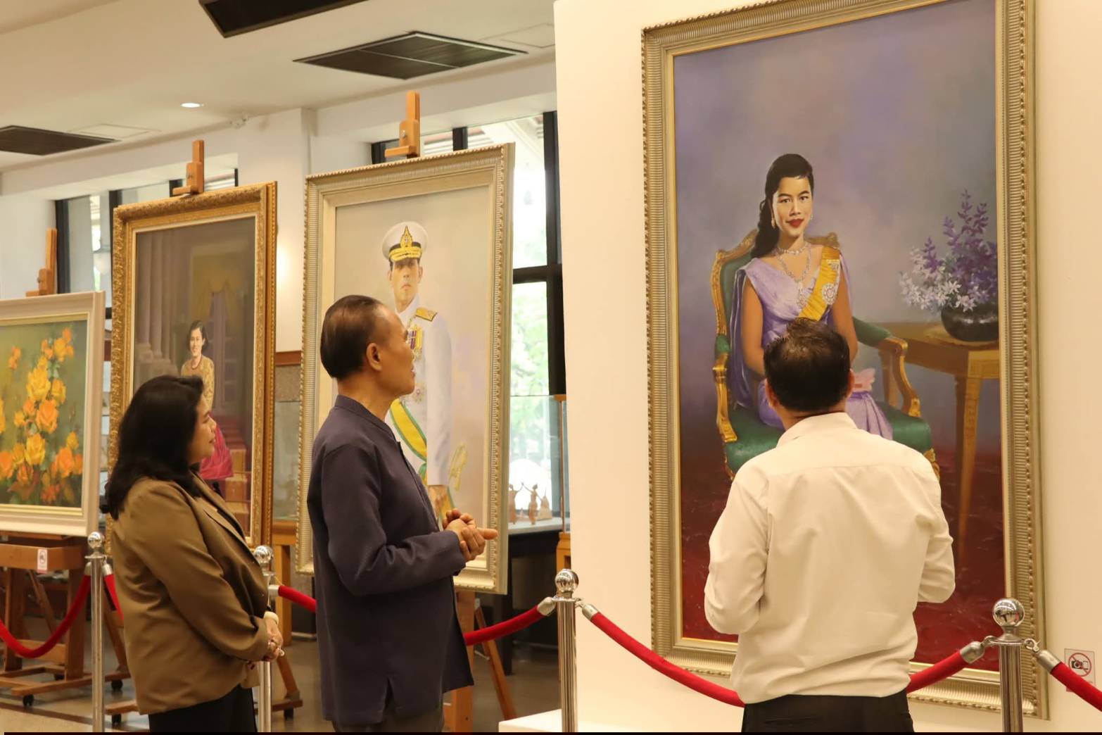 title - นายอำเภอบางไทร และคณะผู้บริหารท้องถิ่น ลงพื้นที่เยี่ยมชมสถานที่ภายใน ศูนย์ส่งเสริมและพัฒนาอาชีพเสริมนอกภาคการเกษตร (ศูนย์ศิลปาชีพบางไทรฯ (เดิม)) และแผนกฝึกอบรมทั้ง 12 แผนก